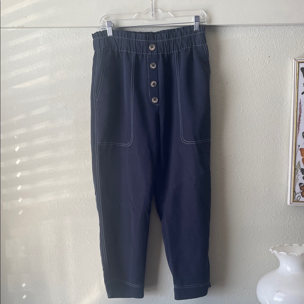 Zara Navy blue high waisted cropped pants with white stitching